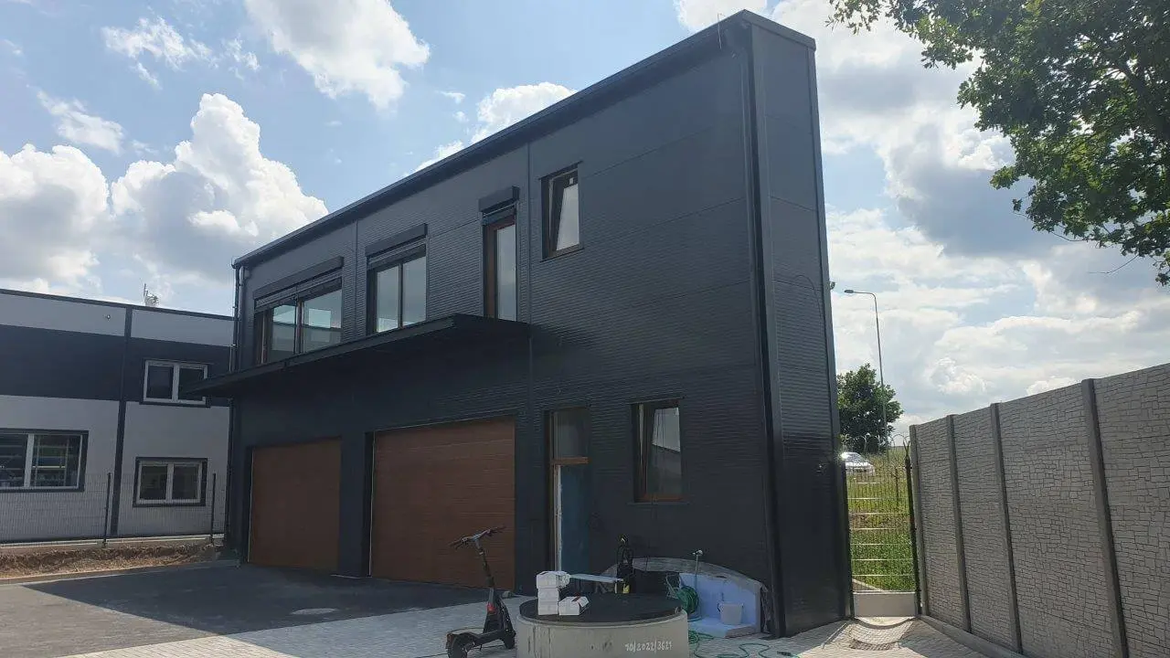 Servisní hala se zázemím v lokalitě Plzeň, rozměry 13,5 x 16,5 m – fotografie 3