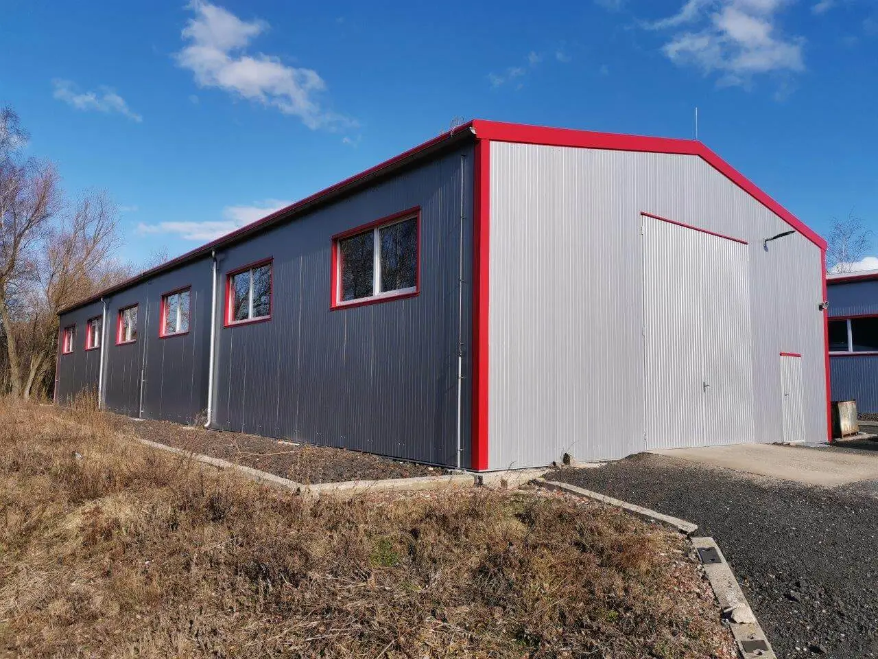Výrobní a skladové haly v lokalitě Vernéřov - Klášterec nad Ohří, rozměry dvě haly 12 x 36 m a jedna hala 18 x 48 m – fotografie 4